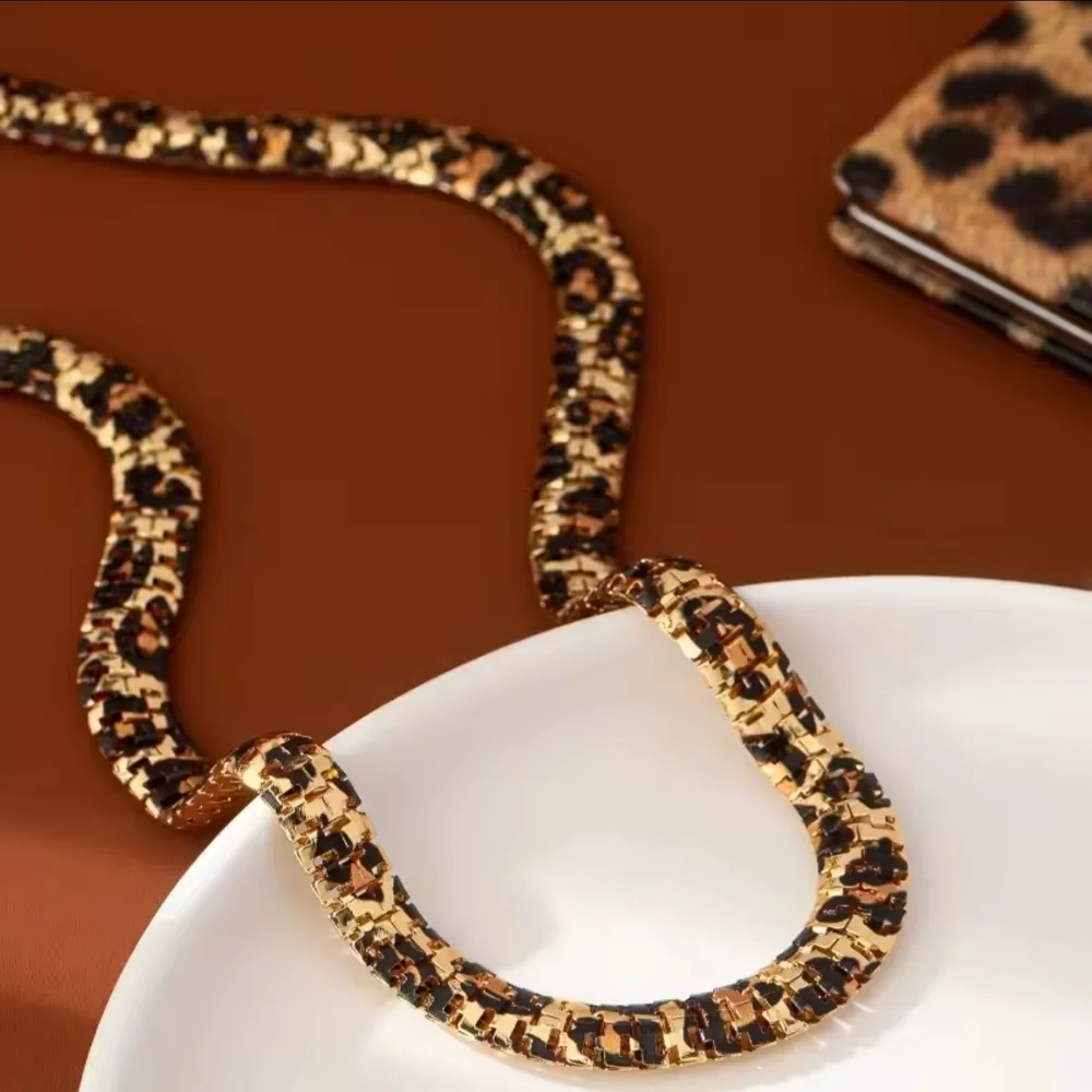 Gold and Black Woven Chain Necklace - Picture 2 of 4